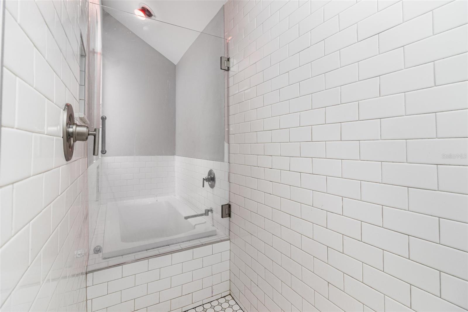 Image 13 of 33 For 2203 Bignonia Street