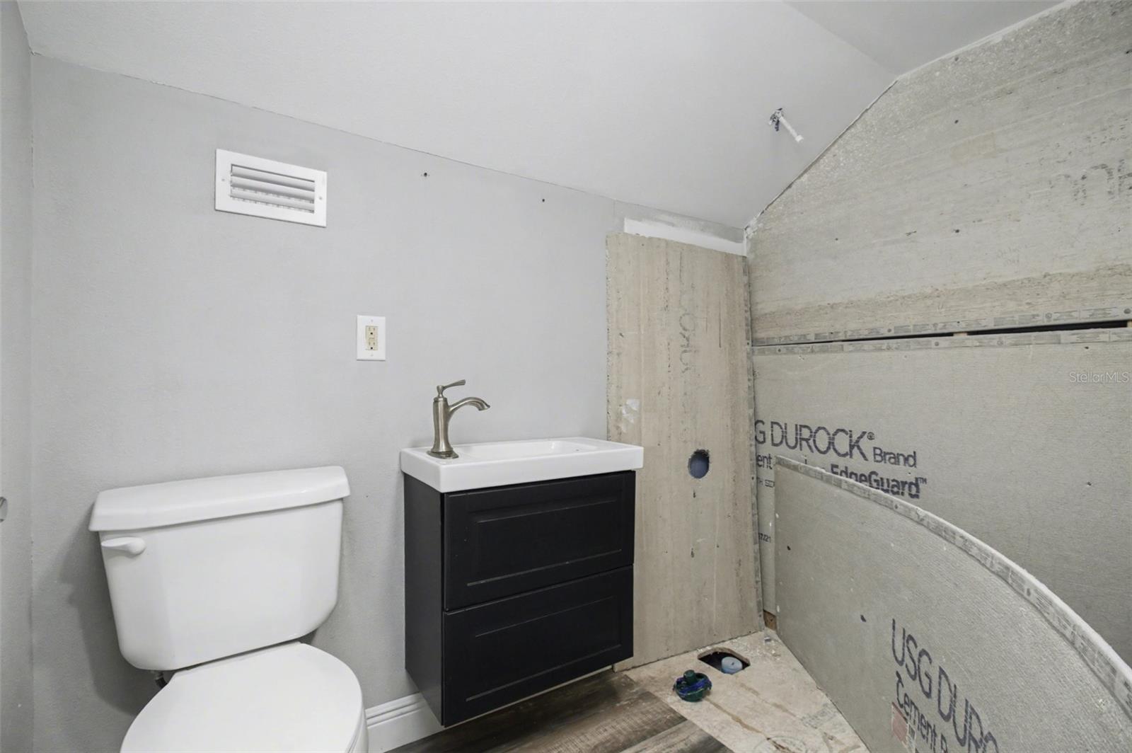 Image 19 of 33 For 2203 Bignonia Street