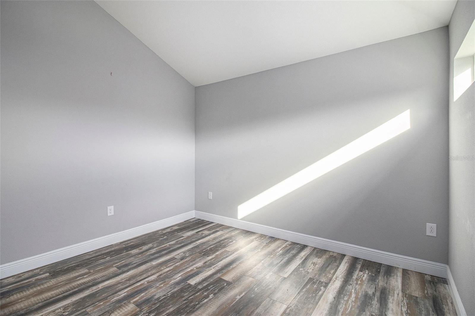 Image 23 of 33 For 2203 Bignonia Street