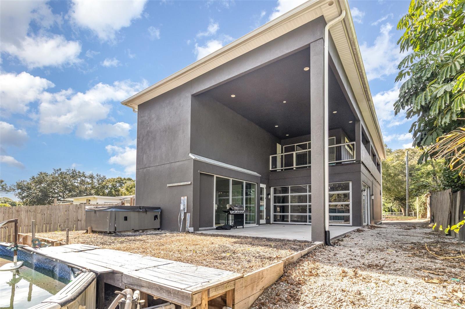 Image 29 of 33 For 2203 Bignonia Street