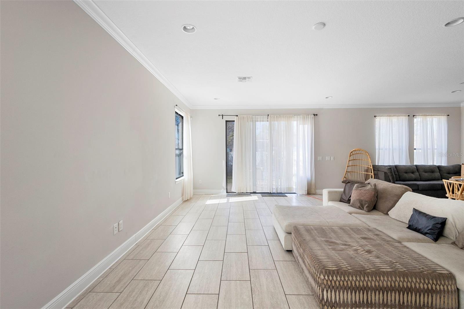 Image 5 of 22 For 1214 Fountain Coin Loop