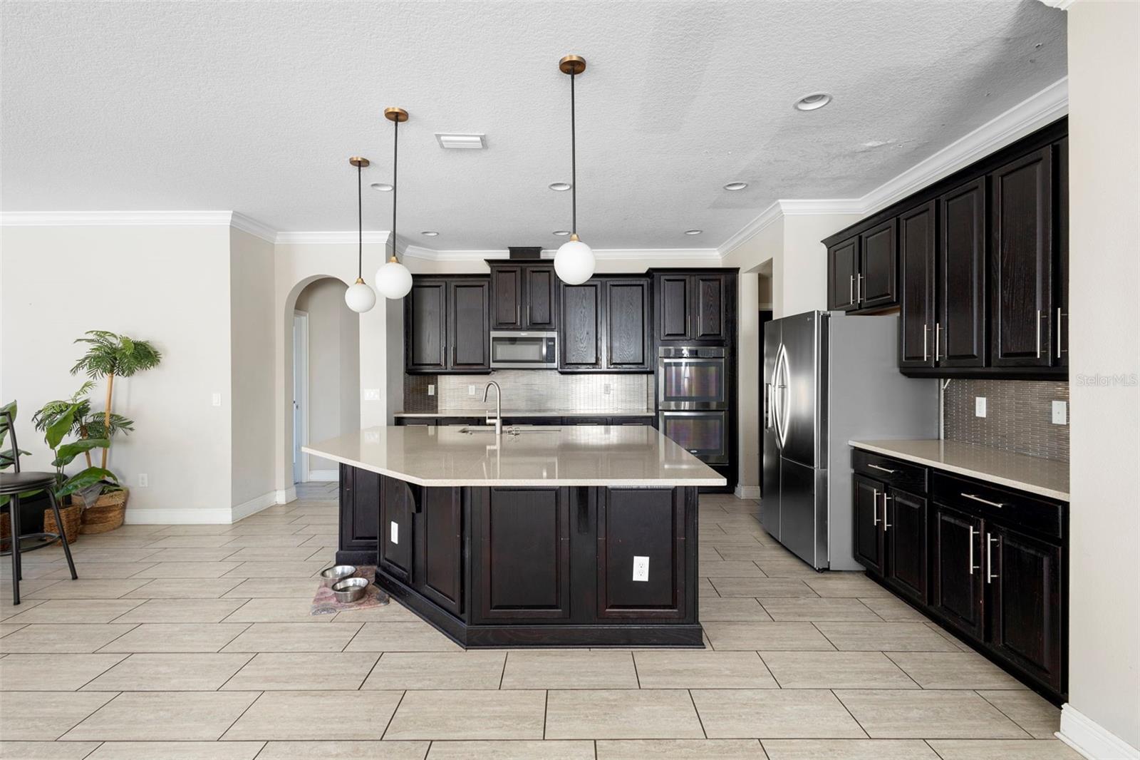 Image 7 of 22 For 1214 Fountain Coin Loop