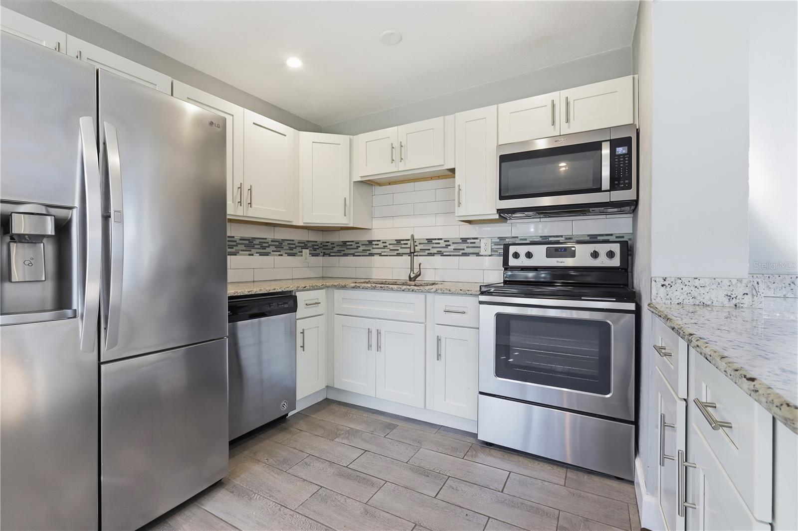 Image 6 of 15 For 2051 Green Street