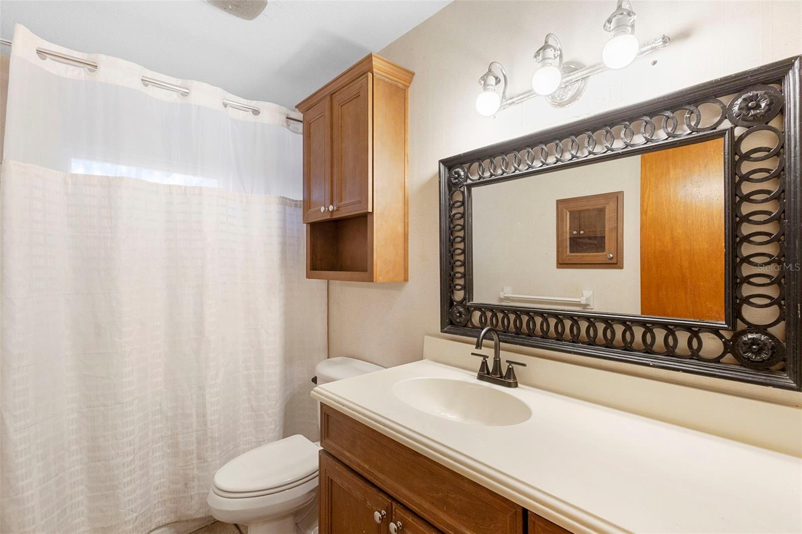 Image 15 of 30 For 2239 Holly Lane