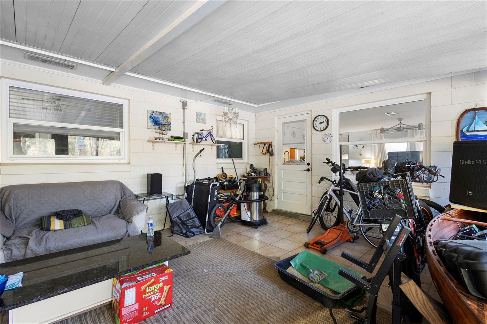 Image 17 of 30 For 2239 Holly Lane