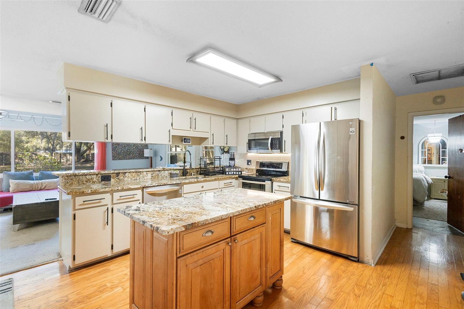 Image 5 of 30 For 2239 Holly Lane