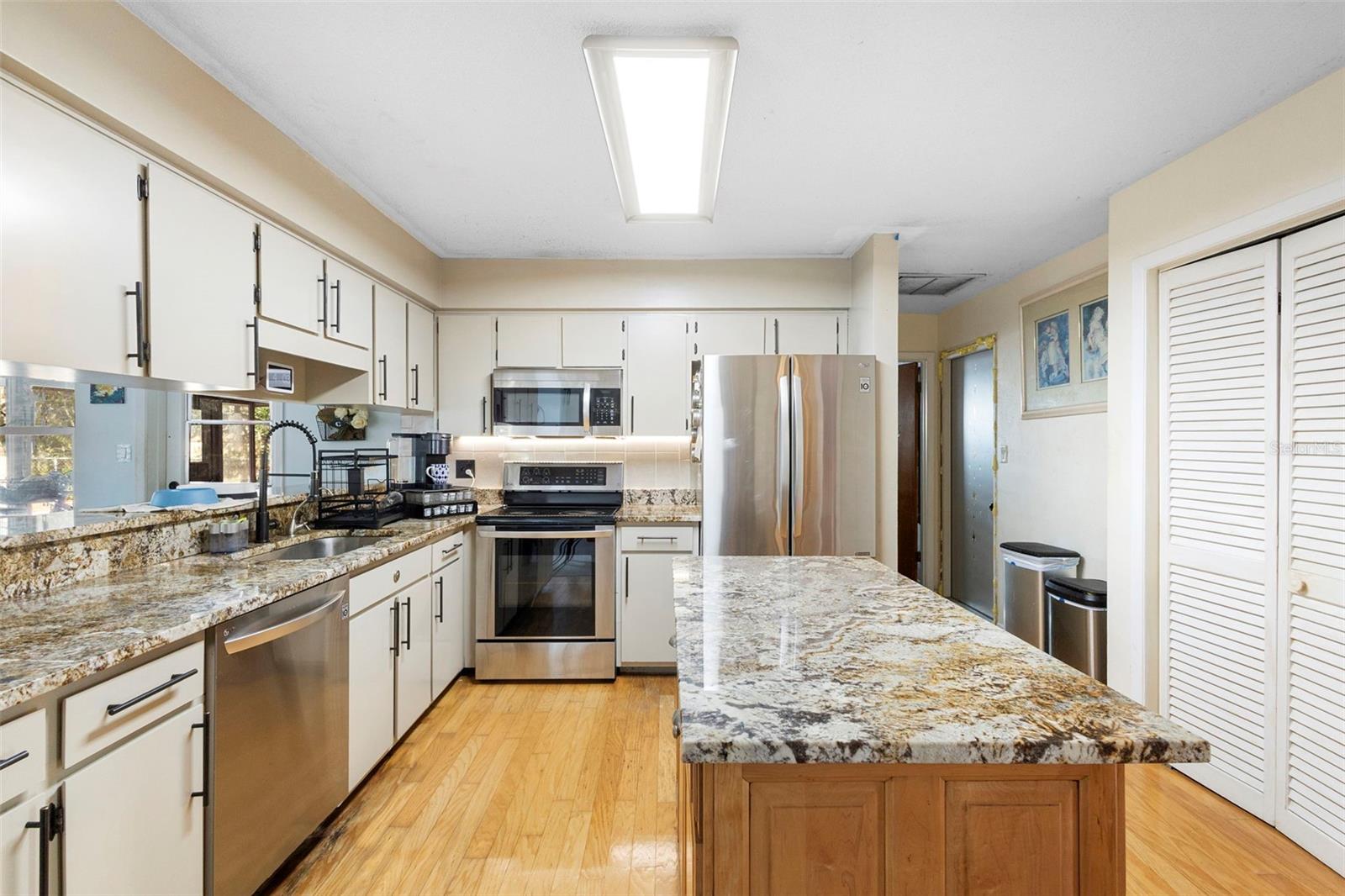 Image 7 of 30 For 2239 Holly Lane