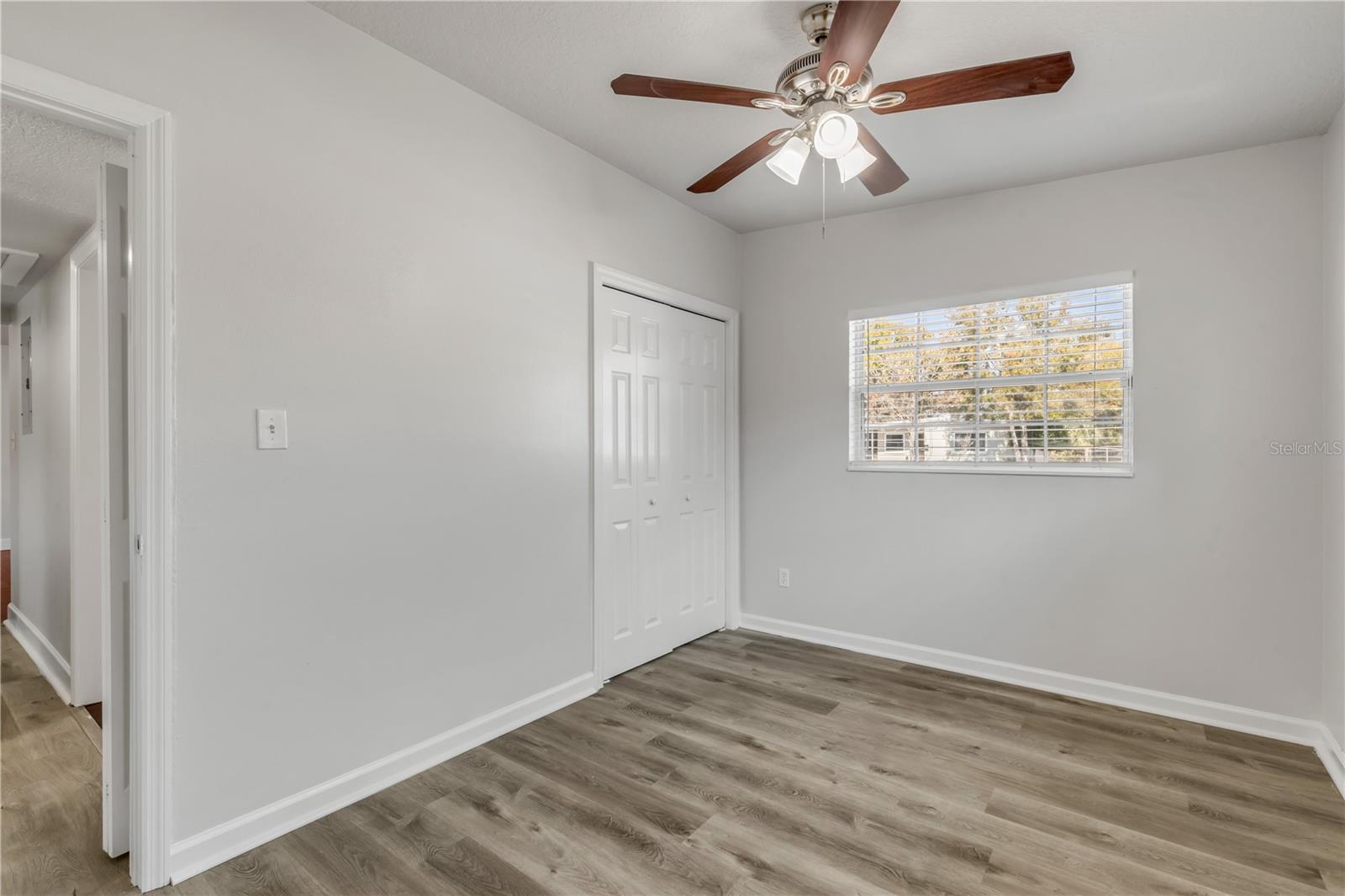 Image 13 of 39 For 758 Canovia Avenue