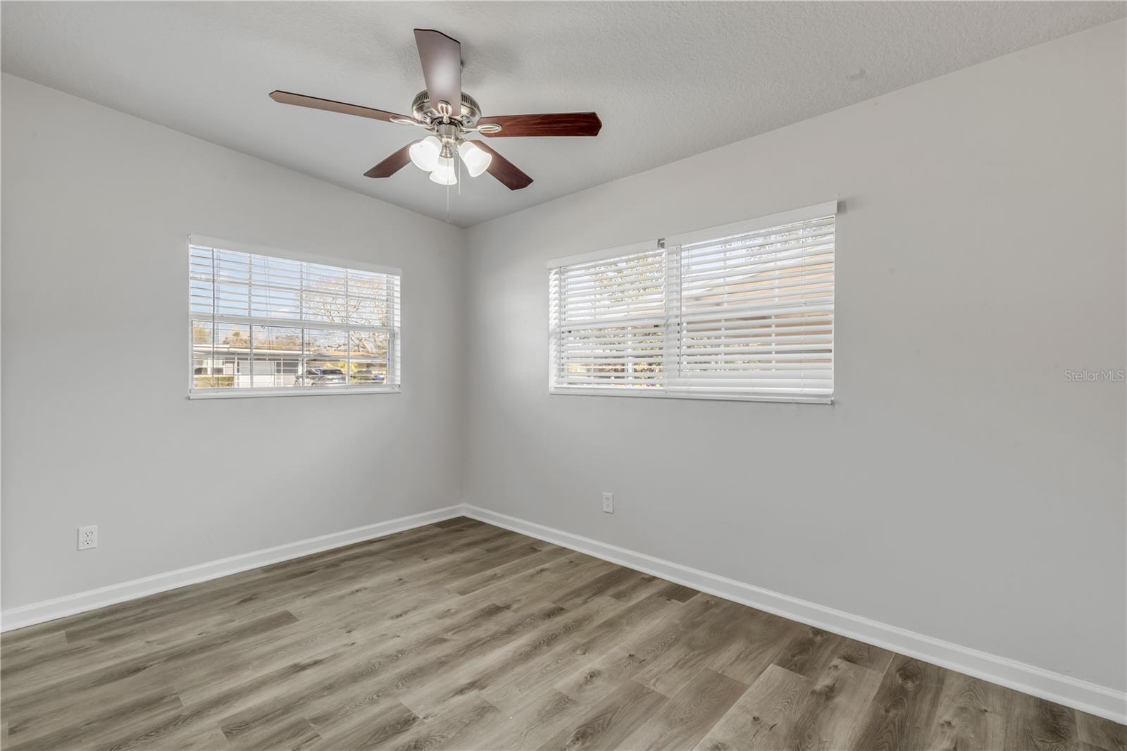 Image 15 of 39 For 758 Canovia Avenue