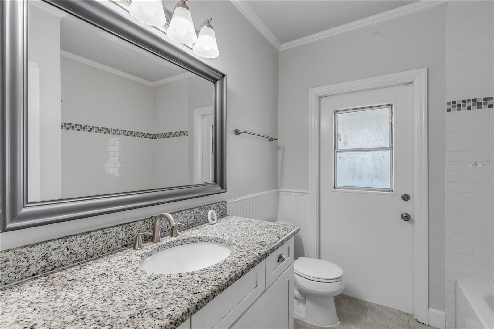 Image 17 of 39 For 758 Canovia Avenue