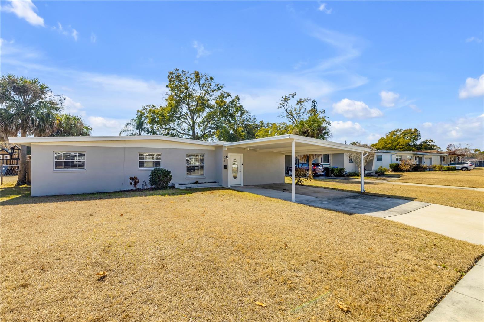 Image 2 of 39 For 758 Canovia Avenue