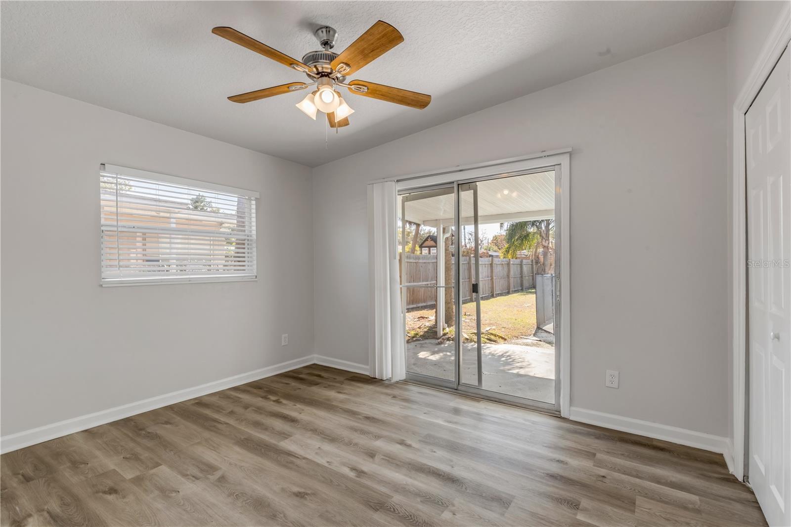 Image 20 of 39 For 758 Canovia Avenue