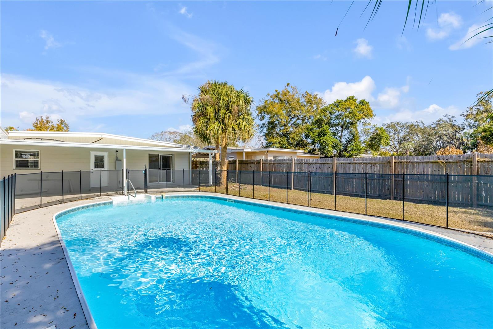 Image 31 of 39 For 758 Canovia Avenue