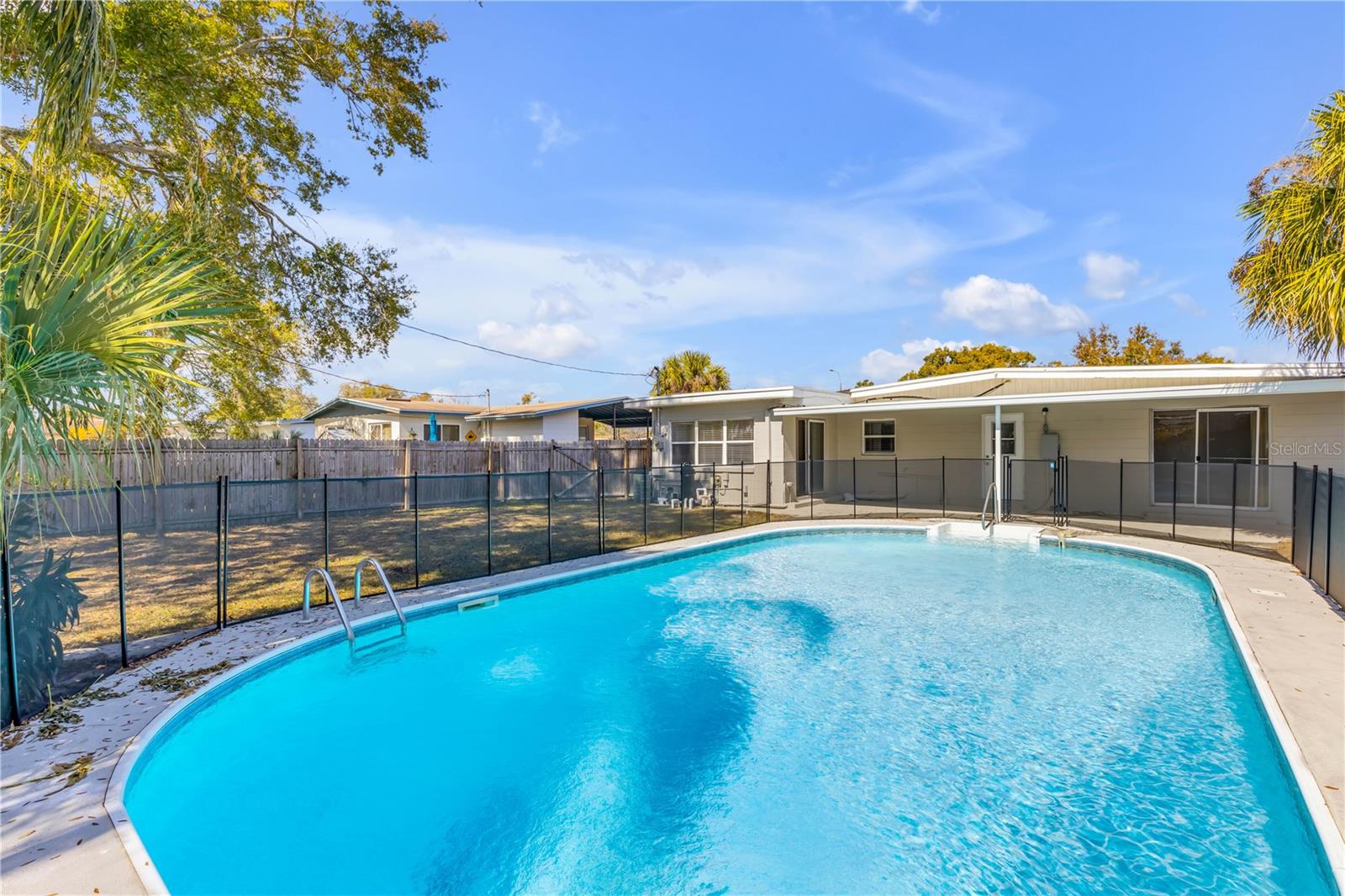 Image 35 of 39 For 758 Canovia Avenue