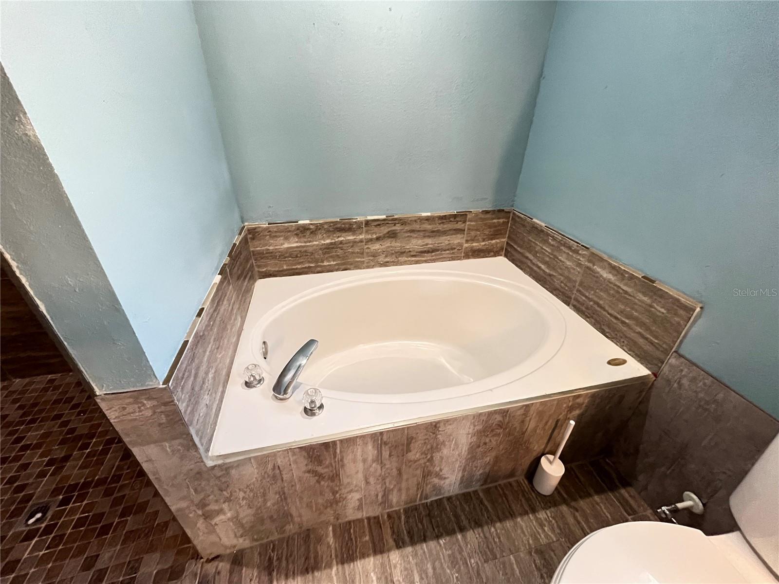 Image 17 of 43 For 1609 Dublin Road