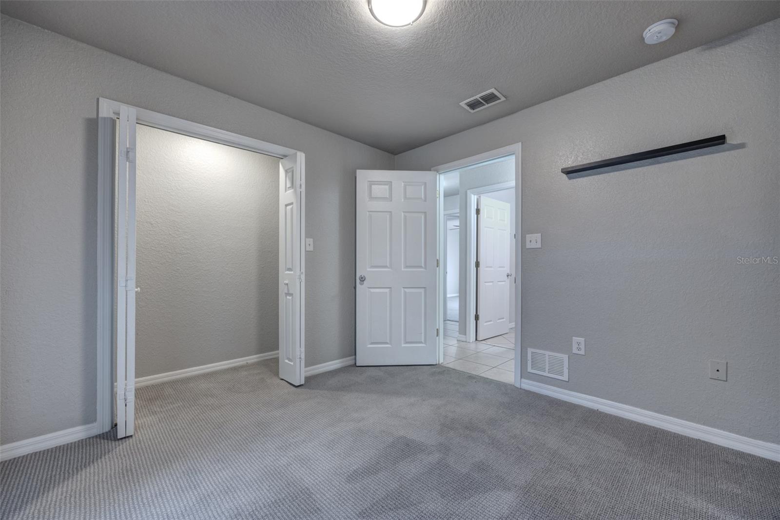 Image 19 of 37 For 569 Sidney Drive