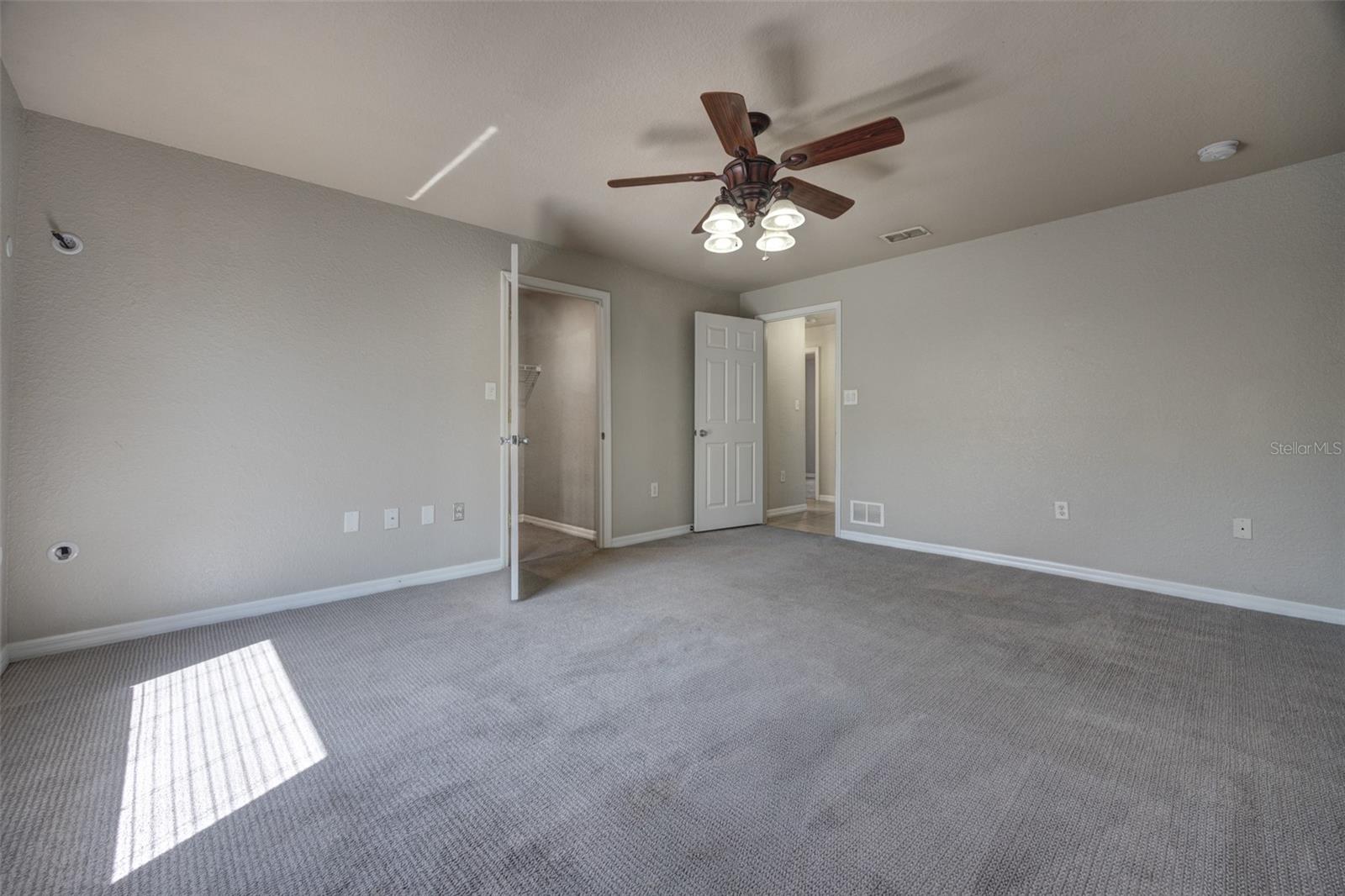 Image 24 of 37 For 569 Sidney Drive