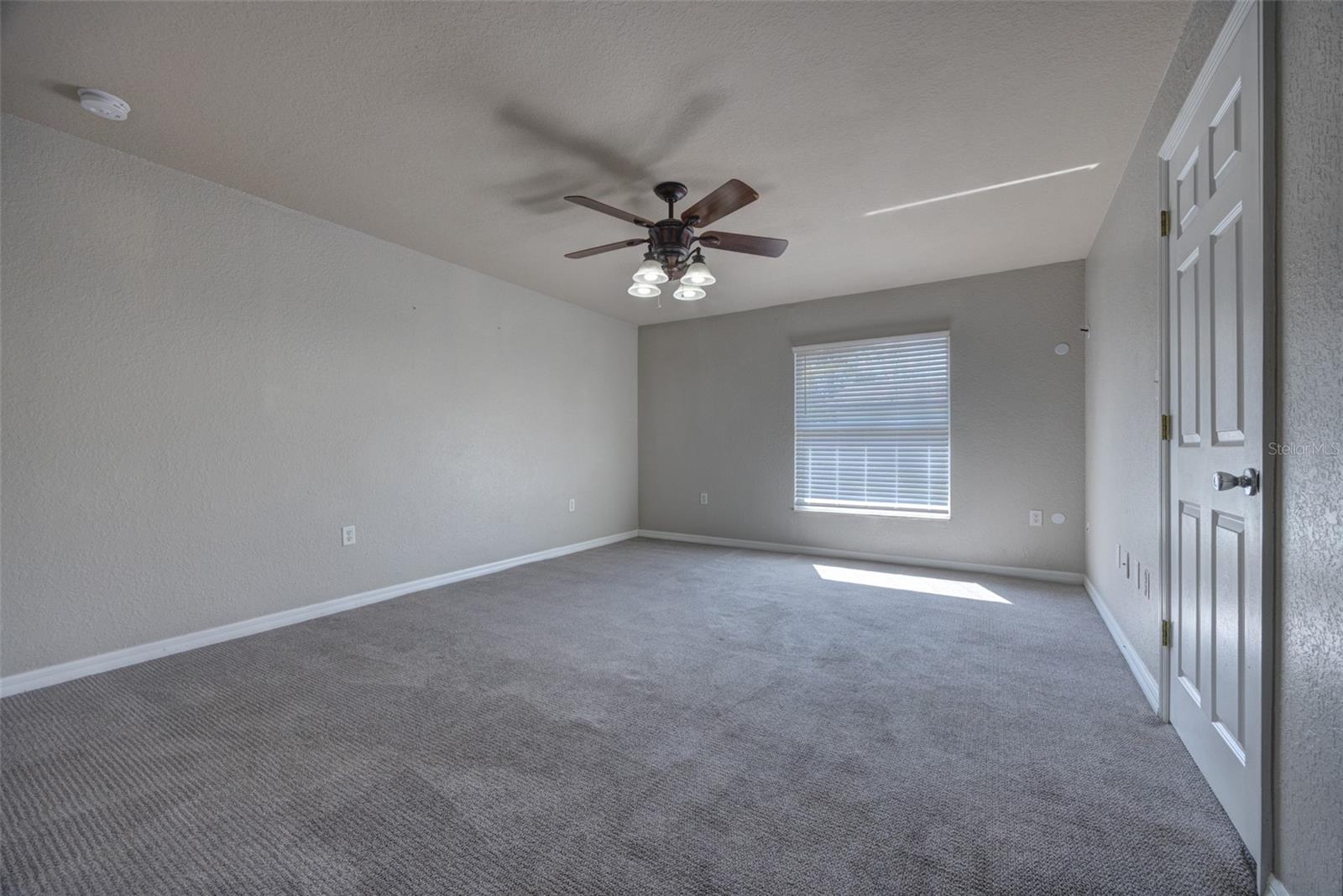 Image 25 of 37 For 569 Sidney Drive