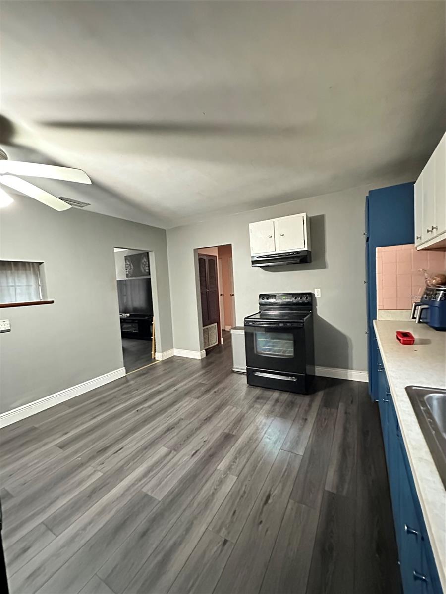 Image 17 of 27 For 424 Hogle Avenue