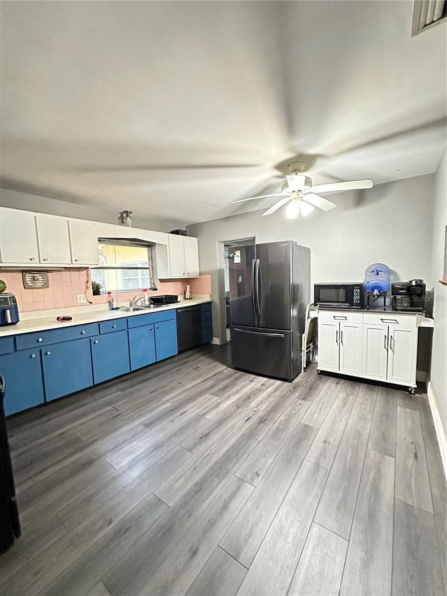 Image 18 of 27 For 424 Hogle Avenue