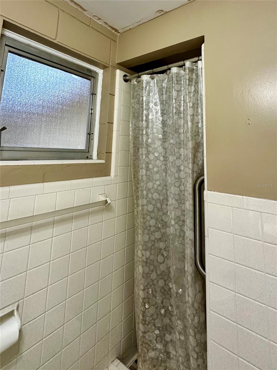 Image 23 of 27 For 424 Hogle Avenue