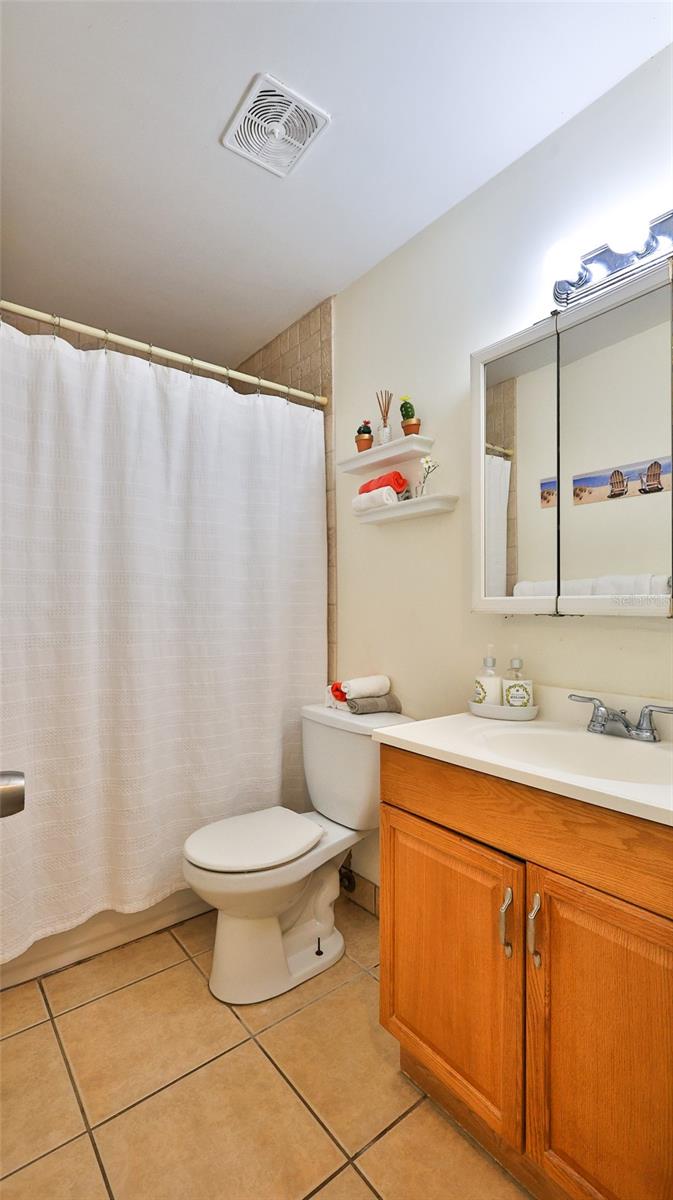 Image 15 of 30 For 411 Halifax Avenue 300