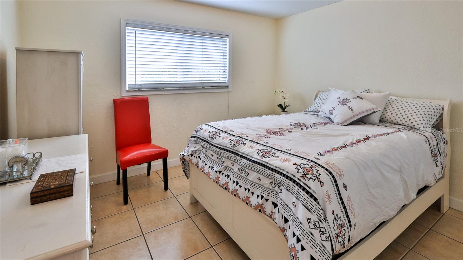 Image 17 of 30 For 411 Halifax Avenue 300