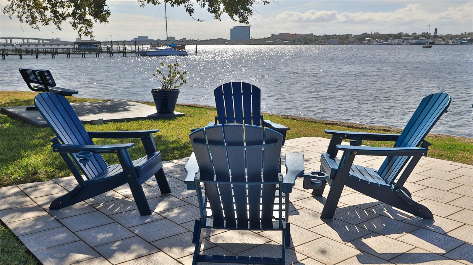 Image 19 of 30 For 411 Halifax Avenue 300