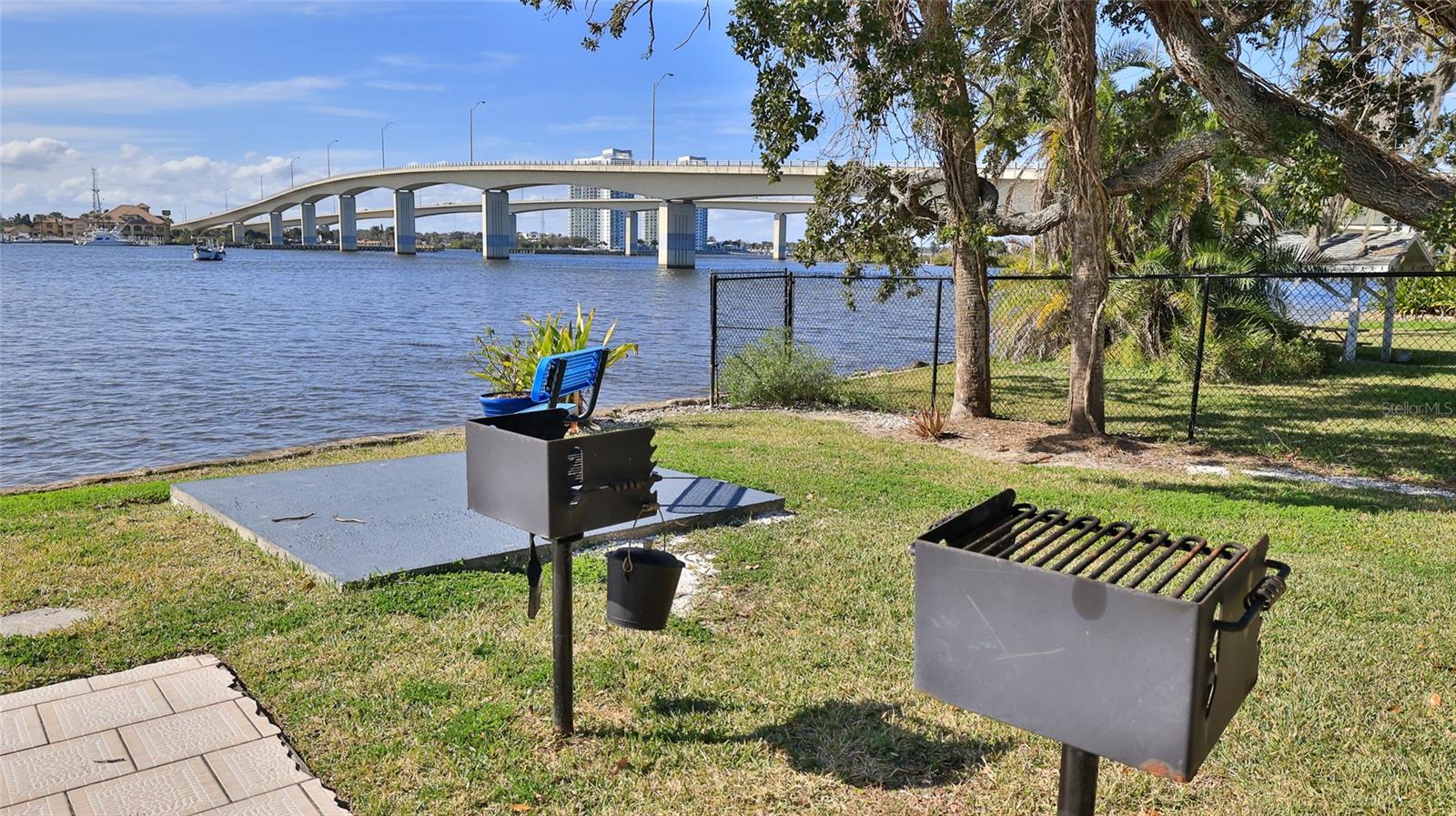 Image 23 of 30 For 411 Halifax Avenue 300