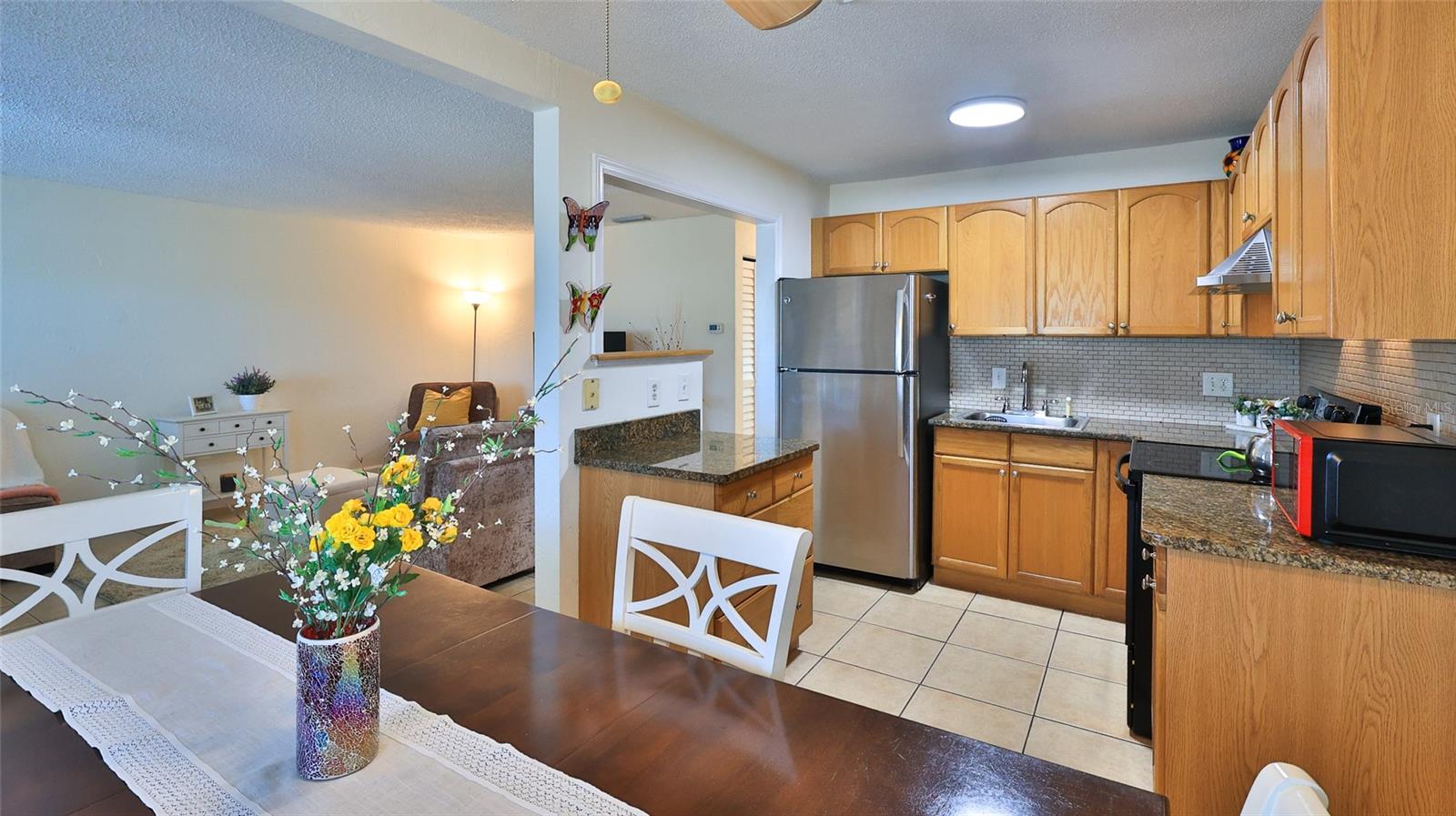 Image 5 of 30 For 411 Halifax Avenue 300