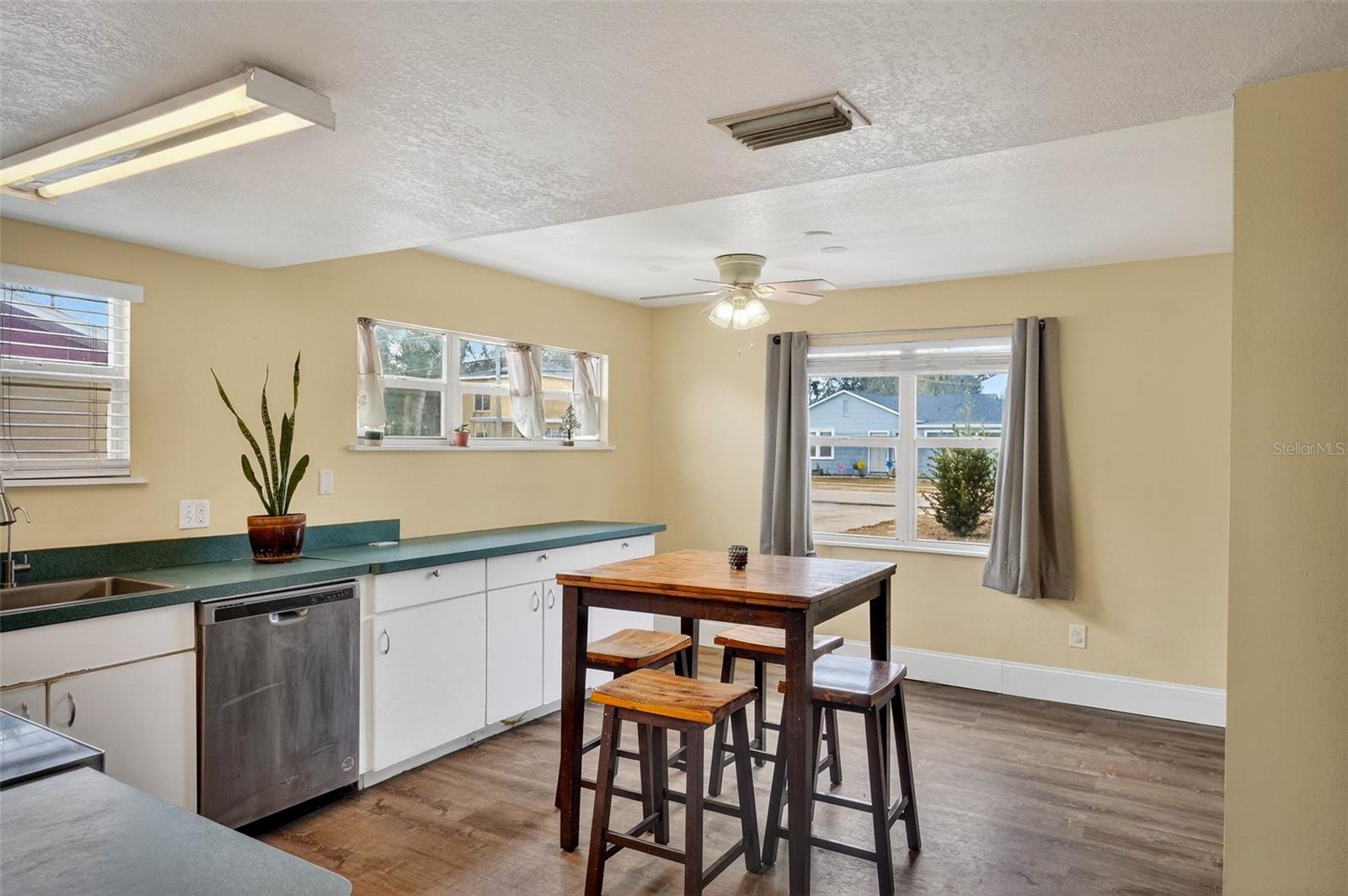 Image 10 of 40 For 235 Daytona Avenue