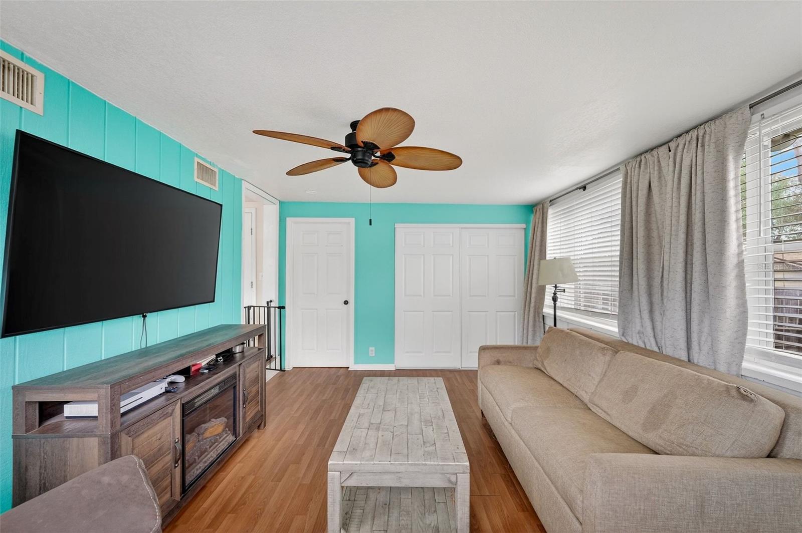 Image 16 of 40 For 235 Daytona Avenue
