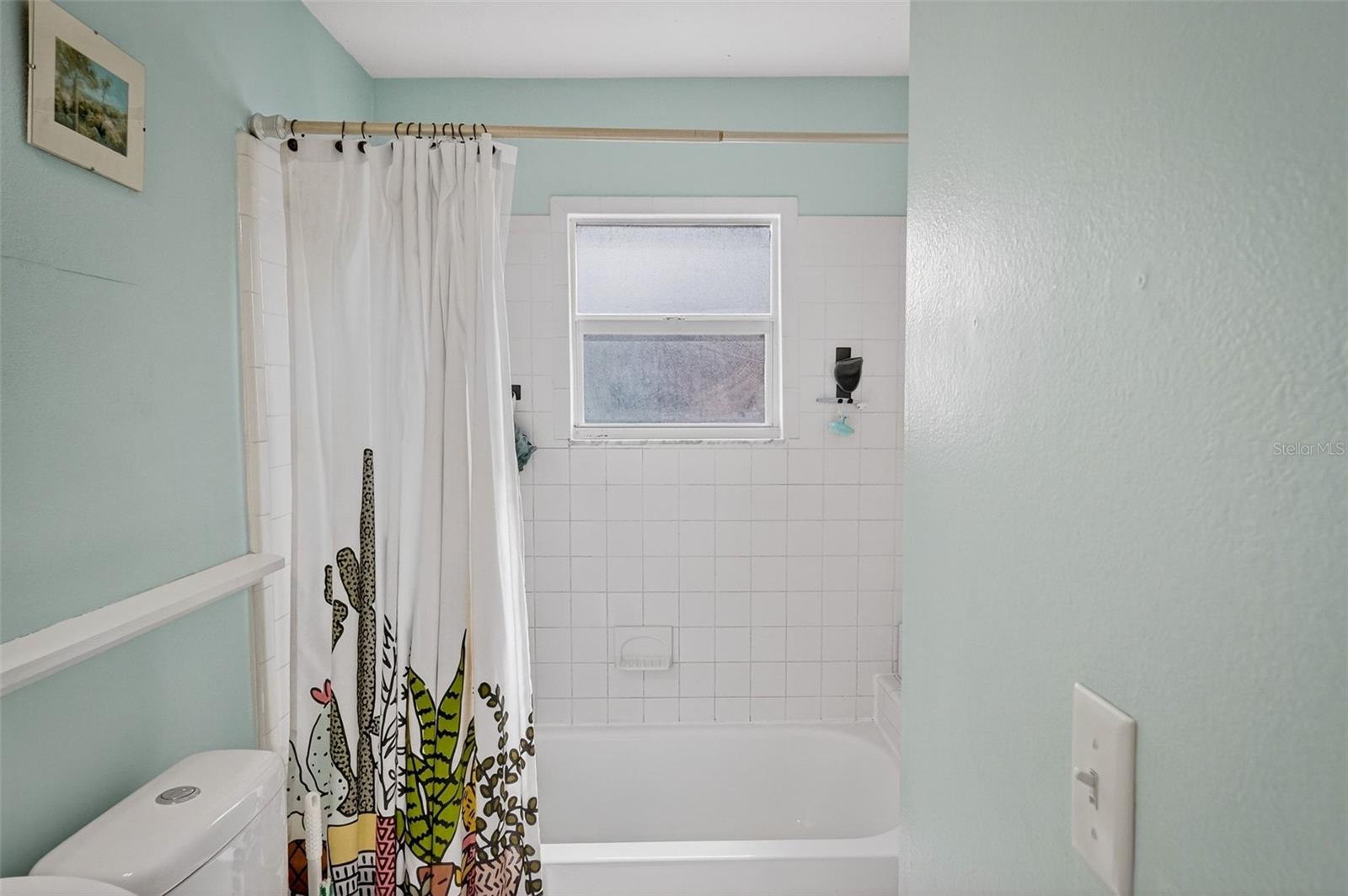 Image 23 of 40 For 235 Daytona Avenue