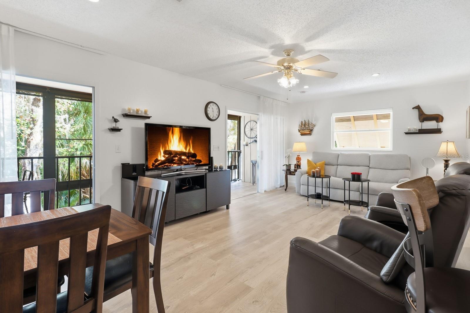 Image 10 of 31 For 120 Hibiscus Woods Court 3b