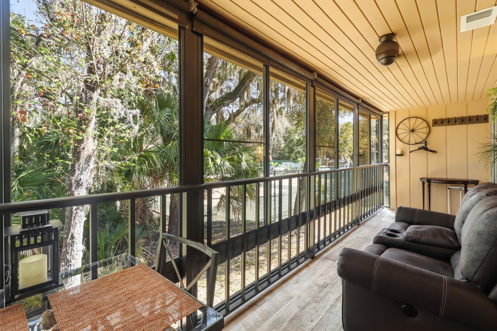 Image 13 of 31 For 120 Hibiscus Woods Court 3b