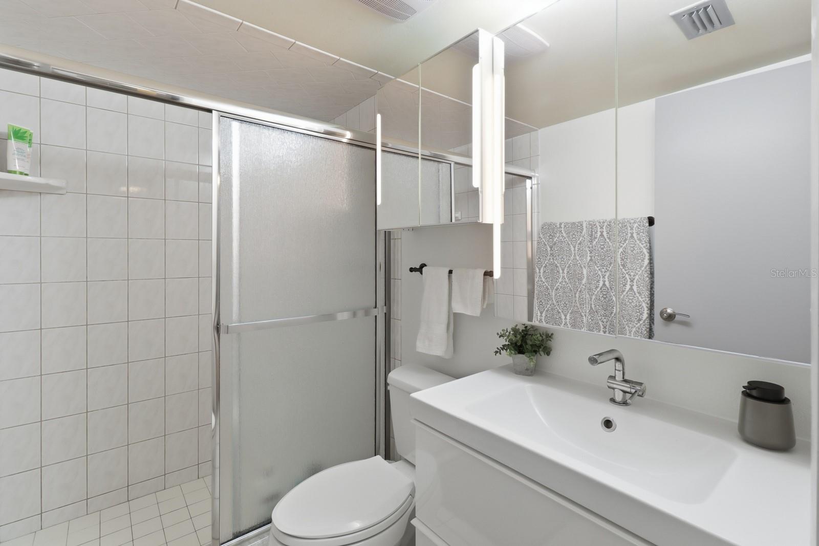 Image 16 of 31 For 120 Hibiscus Woods Court 3b