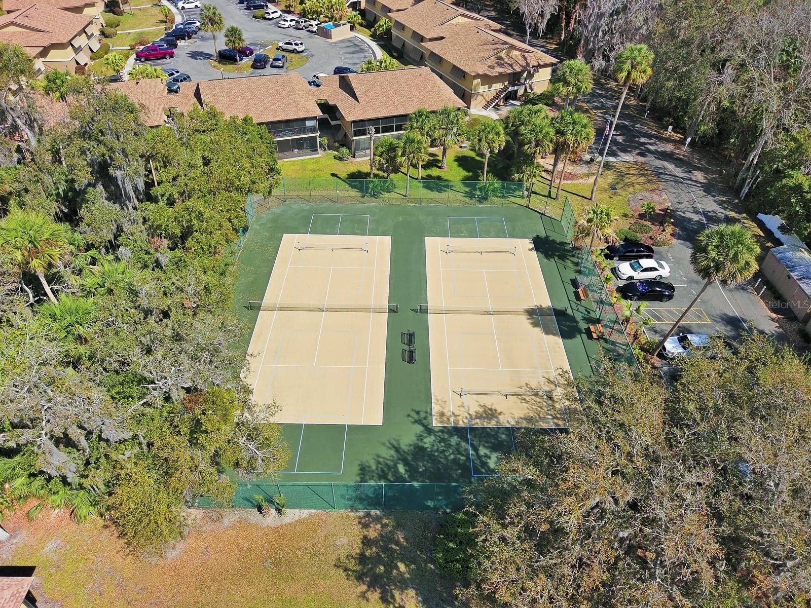 Image 22 of 31 For 120 Hibiscus Woods Court 3b