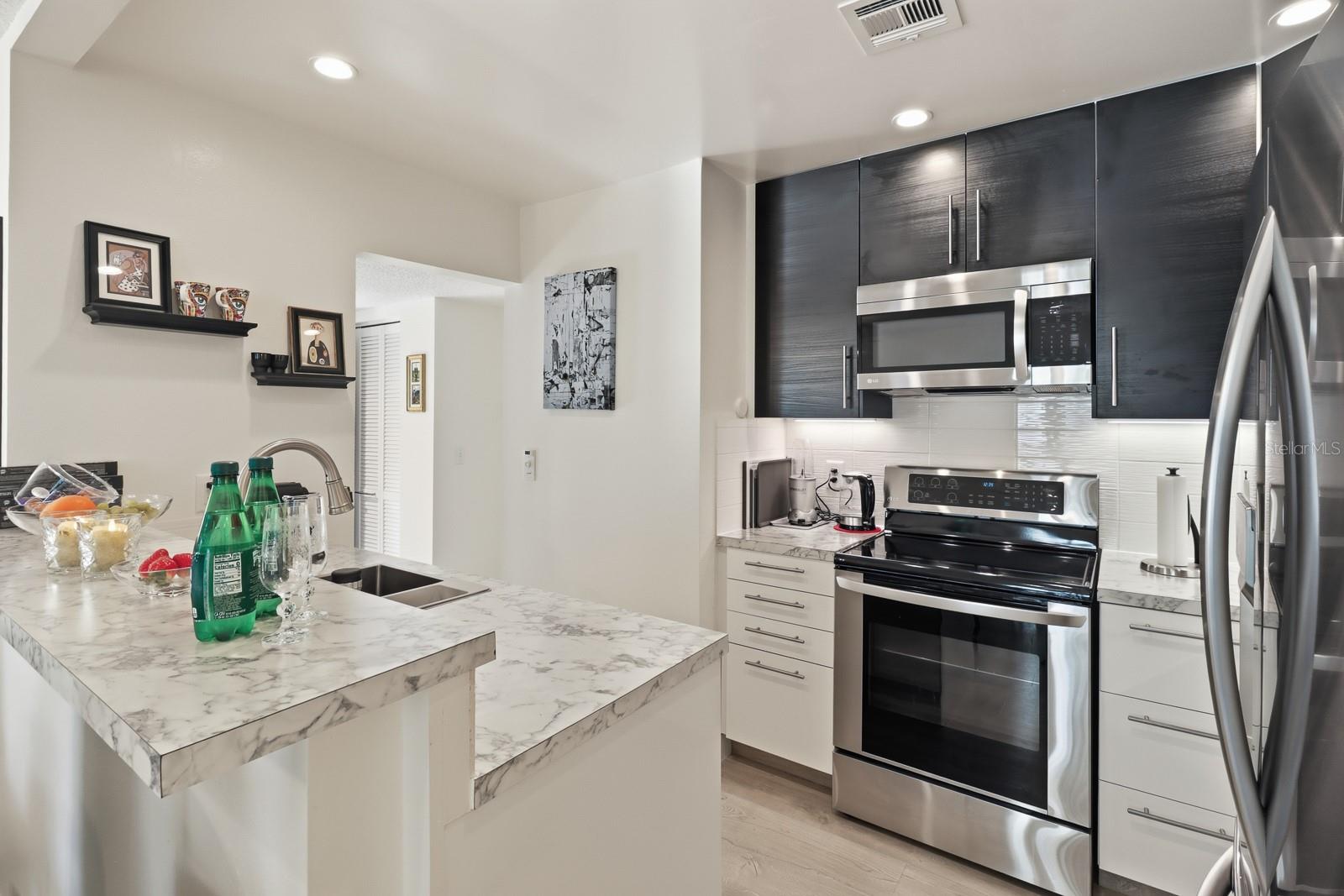 Image 4 of 31 For 120 Hibiscus Woods Court 3b