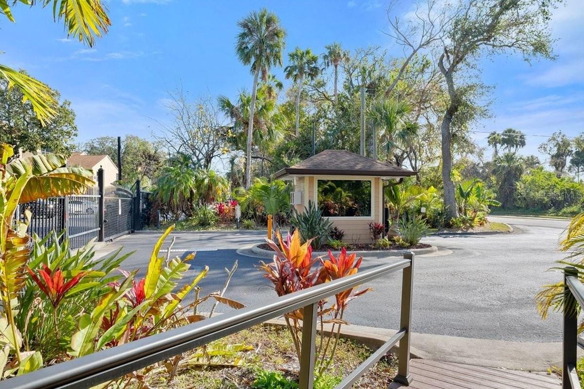 Image 33 of 70 For 1401 Palmetto Avenue 806