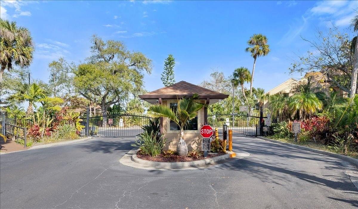 Image 37 of 70 For 1401 Palmetto Avenue 806