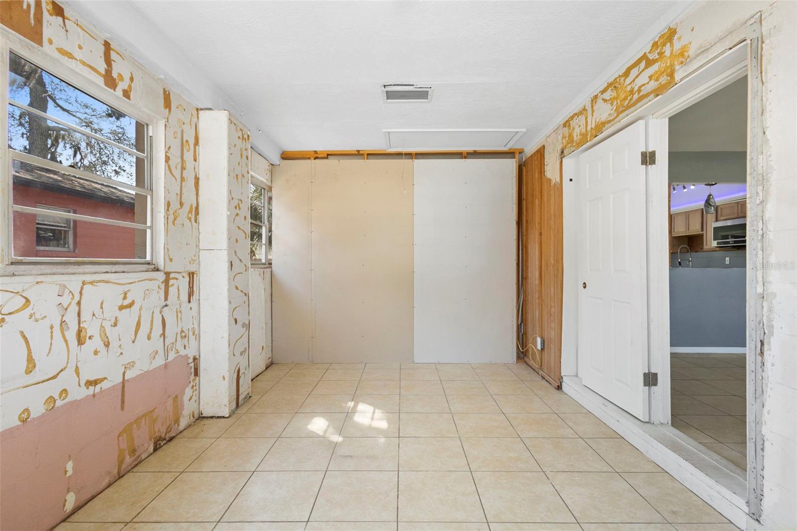 Image 29 of 37 For 1536 Espanola Avenue