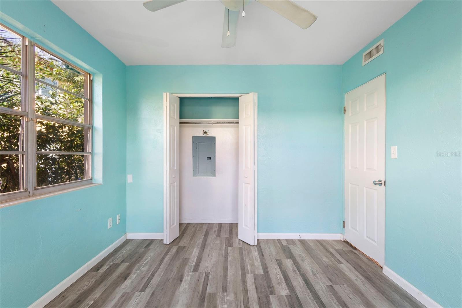 Image 32 of 37 For 1536 Espanola Avenue