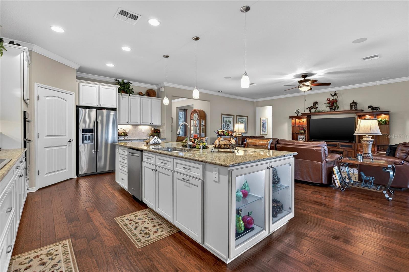 Image 11 of 52 For 9527 70th Loop