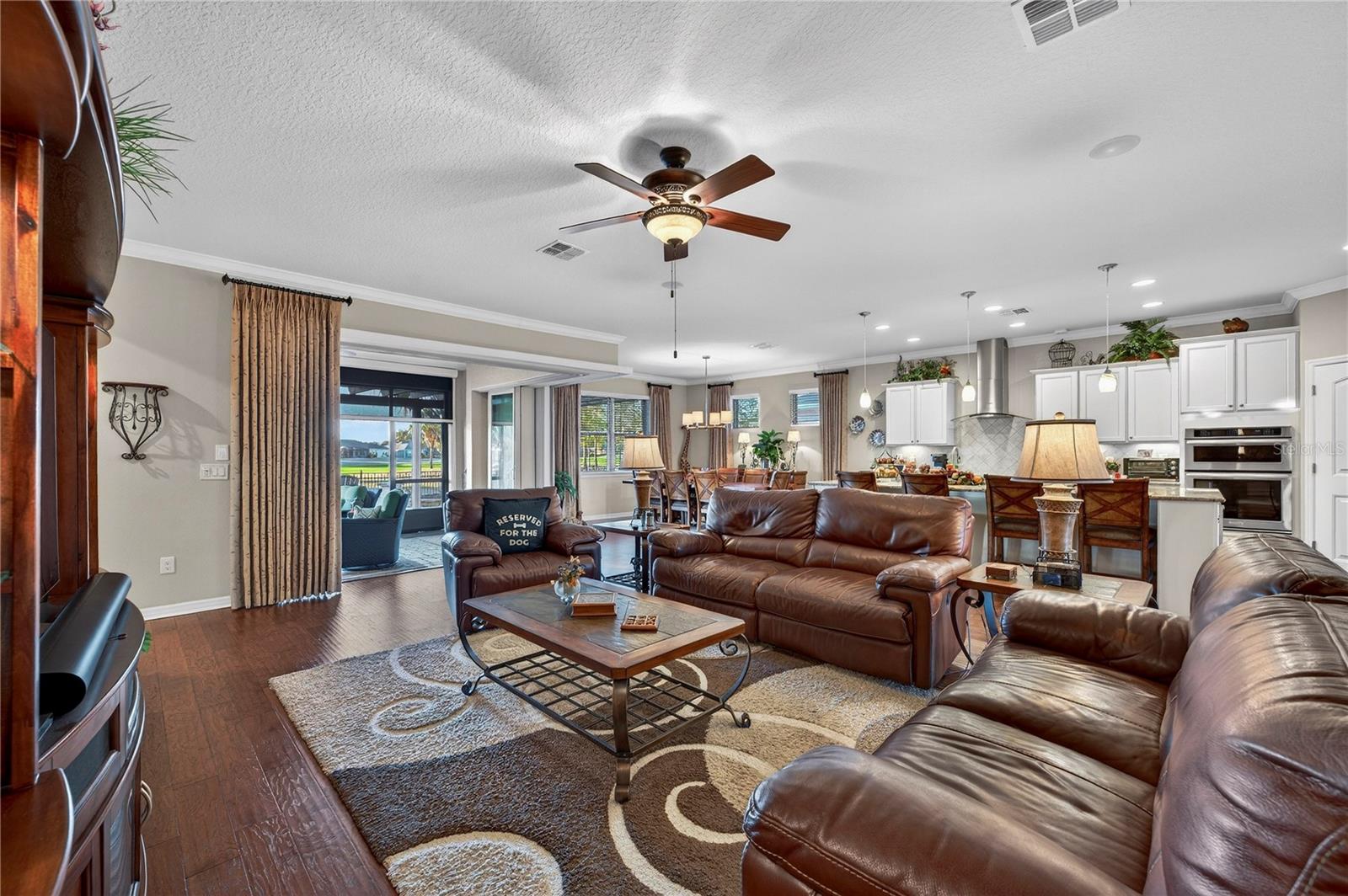 Image 18 of 52 For 9527 70th Loop