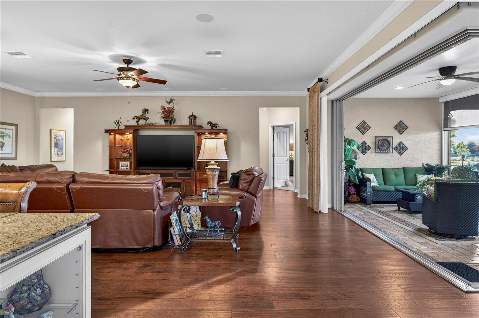 Image 21 of 52 For 9527 70th Loop