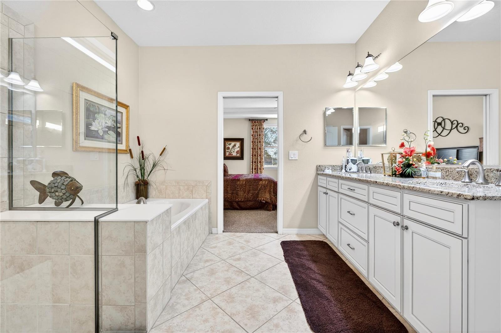 Image 26 of 52 For 9527 70th Loop