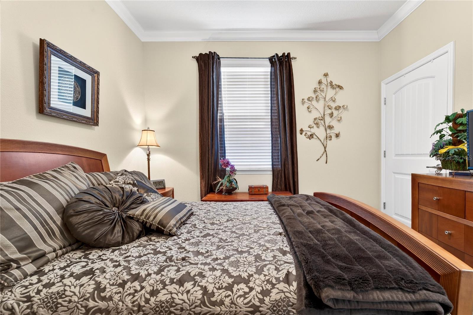 Image 36 of 52 For 9527 70th Loop