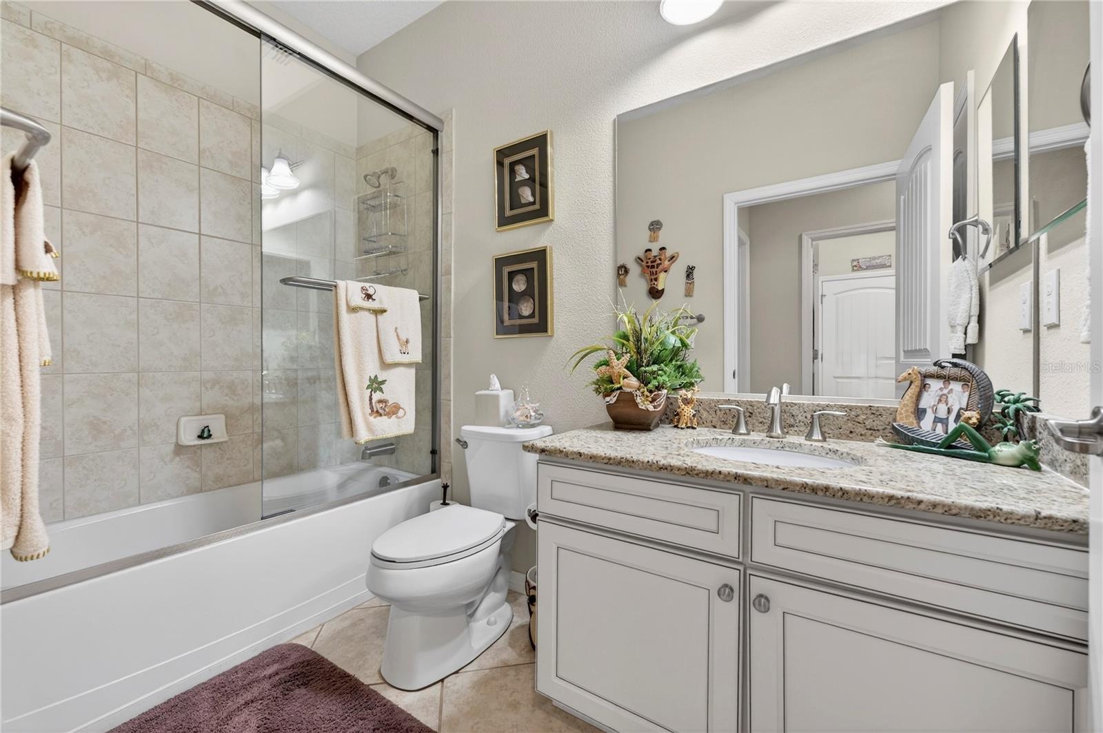 Image 38 of 52 For 9527 70th Loop