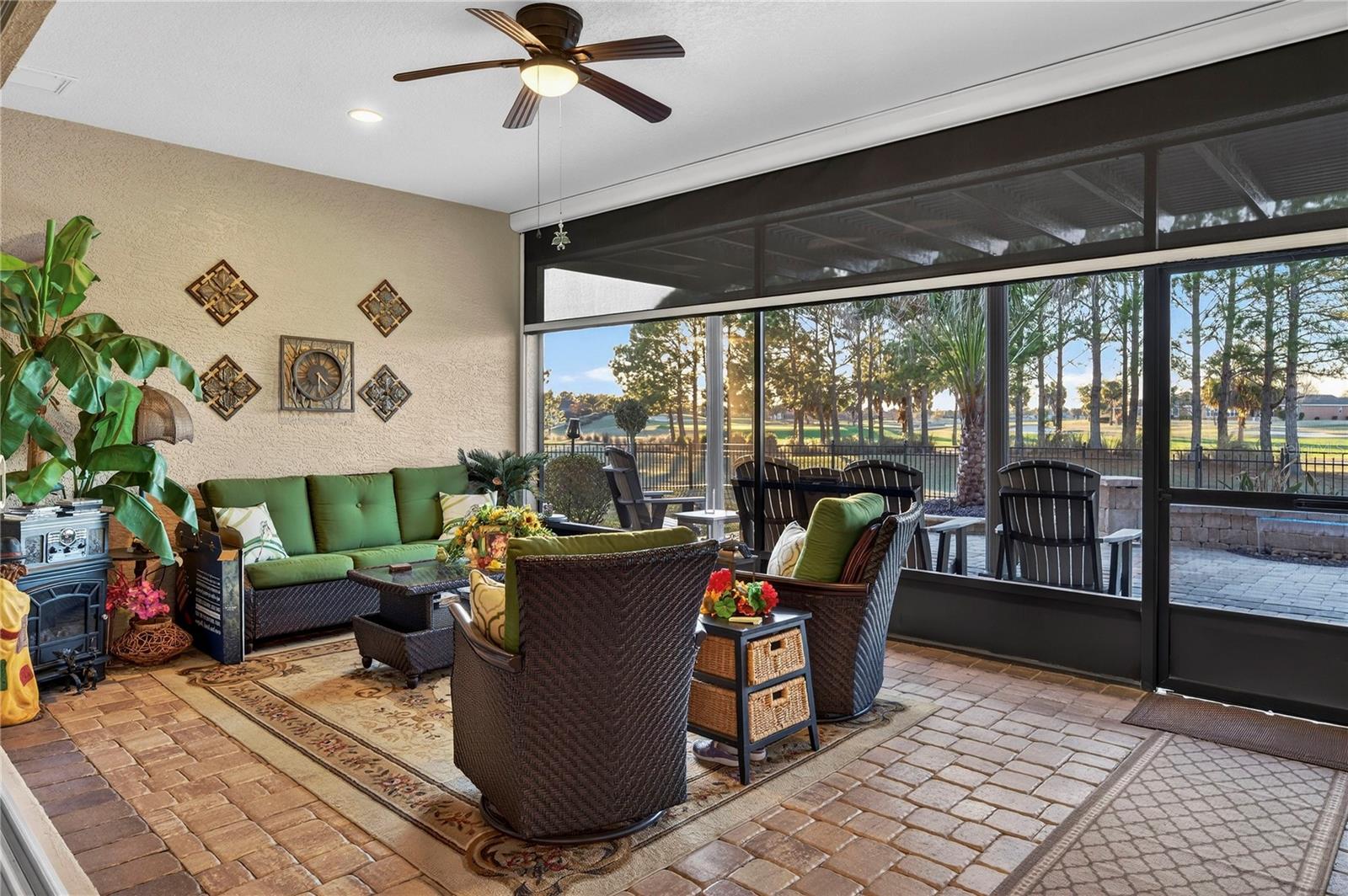 Image 5 of 52 For 9527 70th Loop