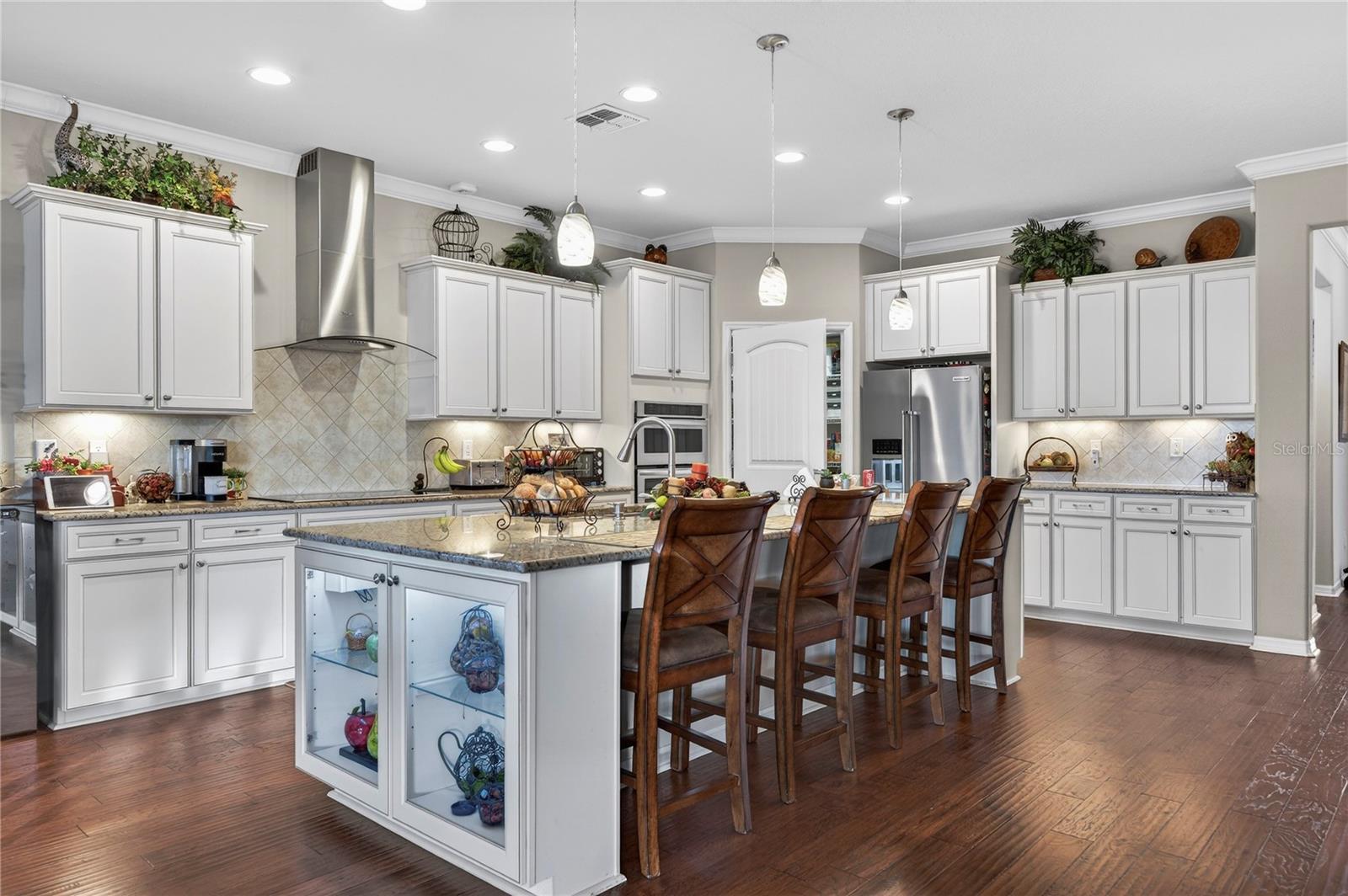 Image 8 of 52 For 9527 70th Loop